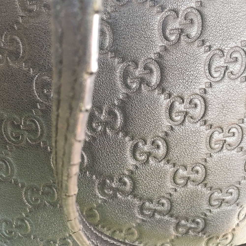 GUCCI monogramed black leather, zip closure, gold hardware, authentic π― - Picture 8 of 8